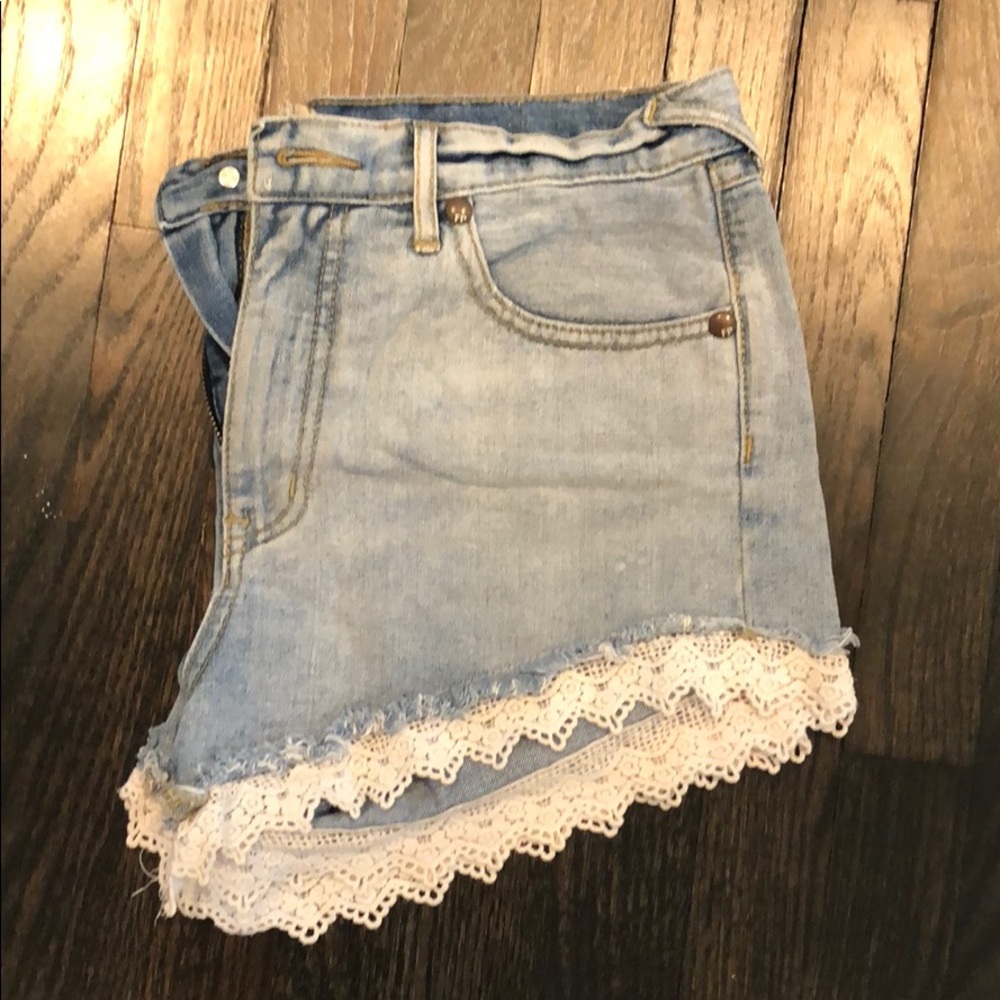 Free people light blue jeans shorts lace trim